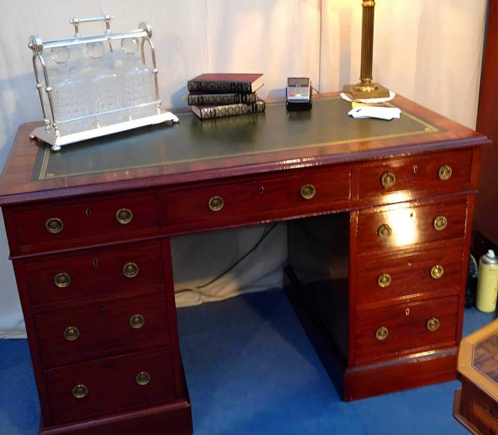 Vintage English collectibles Biéville-en-Auge