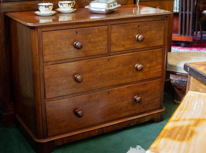 Meubles anglais anciens Biéville-en-Auge