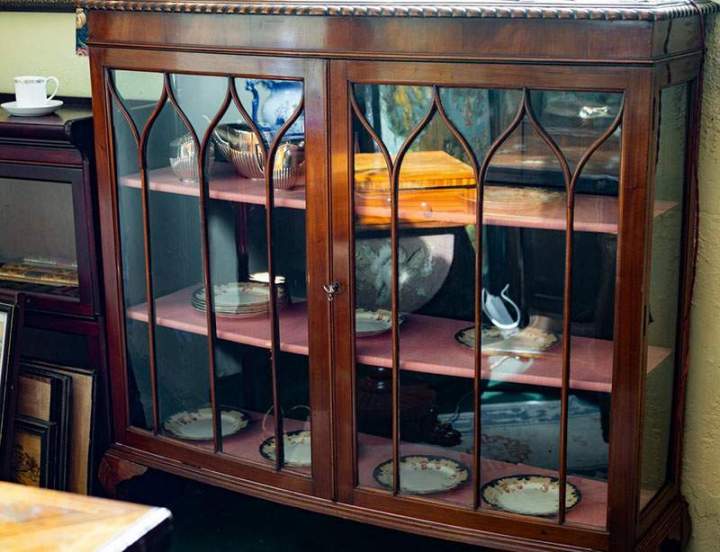 Du mobilier ancien de caractère pour un intérieur unique